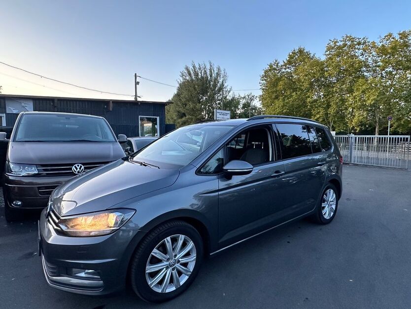 VW Touran 260.000 km 10.999 € Frankfurt am Main 60486