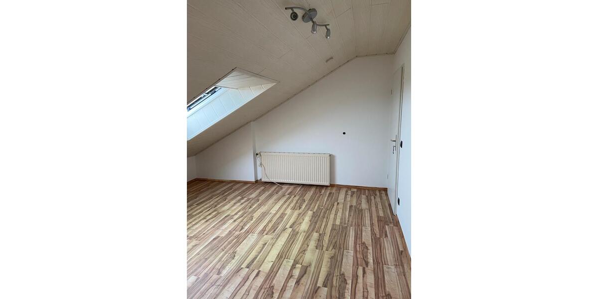 Dachgeschoßwohnung Luhe-Wildenau Wildenau - 2 Zimmer, 109 m&sup2;, 950&euro; | Angebot:25406667