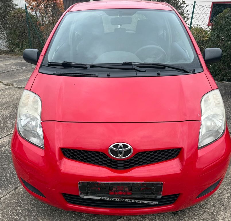 Toyota Yaris 175.663 km 1.300 € Glauchau 08371