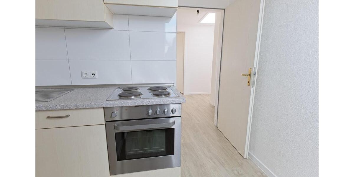 Dachgeschoßwohnung Kiel Südfriedhof - 3 Zimmer, 70 m&sup2;, 960&euro; | Angebot:26386758