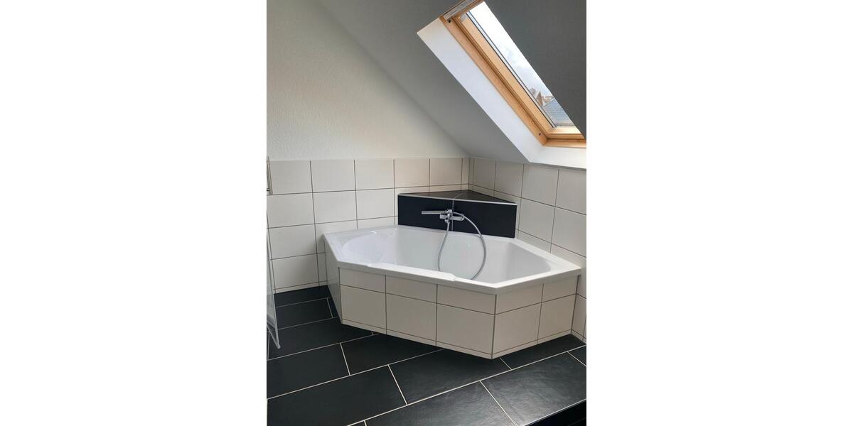 Dachgeschoßwohnung Falkenstein/Vogtland Vogtland - 3 Zimmer, 93 m&sup2;, 510&euro; | Angebot:26351415
