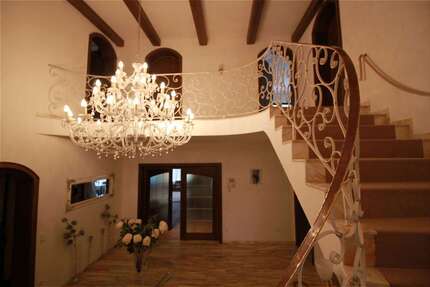 Haus Neukeferloh Neukeferloh - 9 Zimmer, 490 m&sup2;, 4.900&euro; | Angebot:26151741