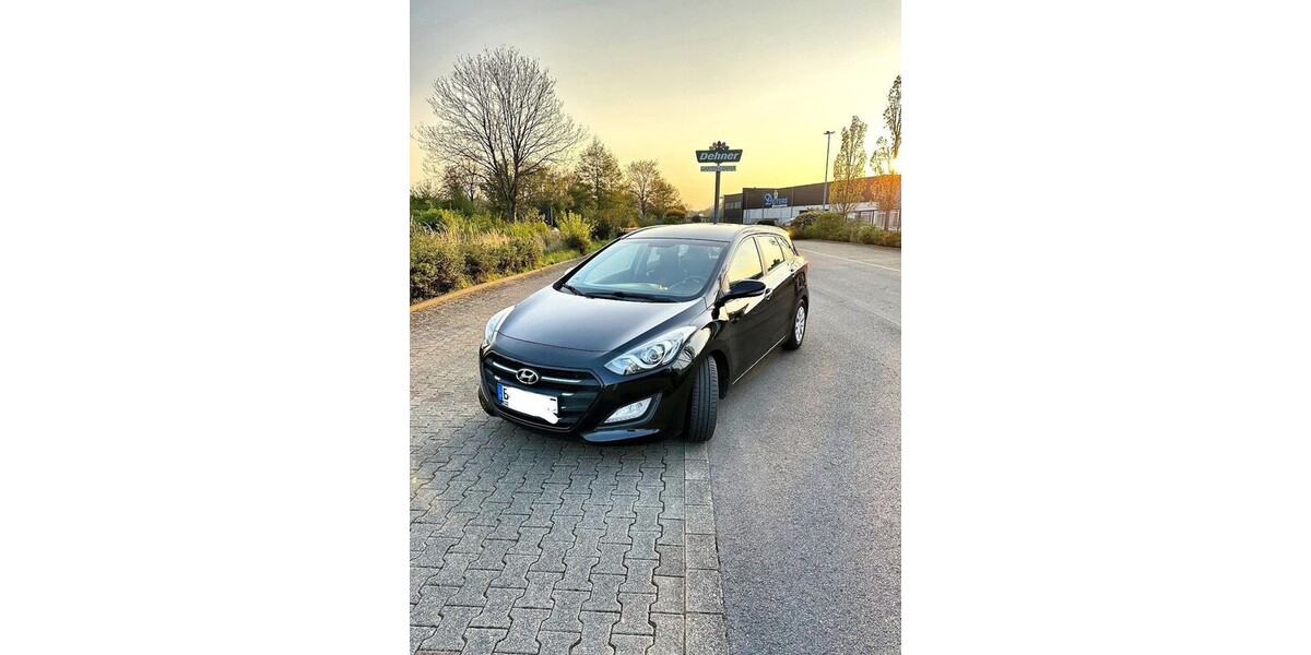 Hyundai i30 200.325 km 5.599 &euro; Frechen 50226