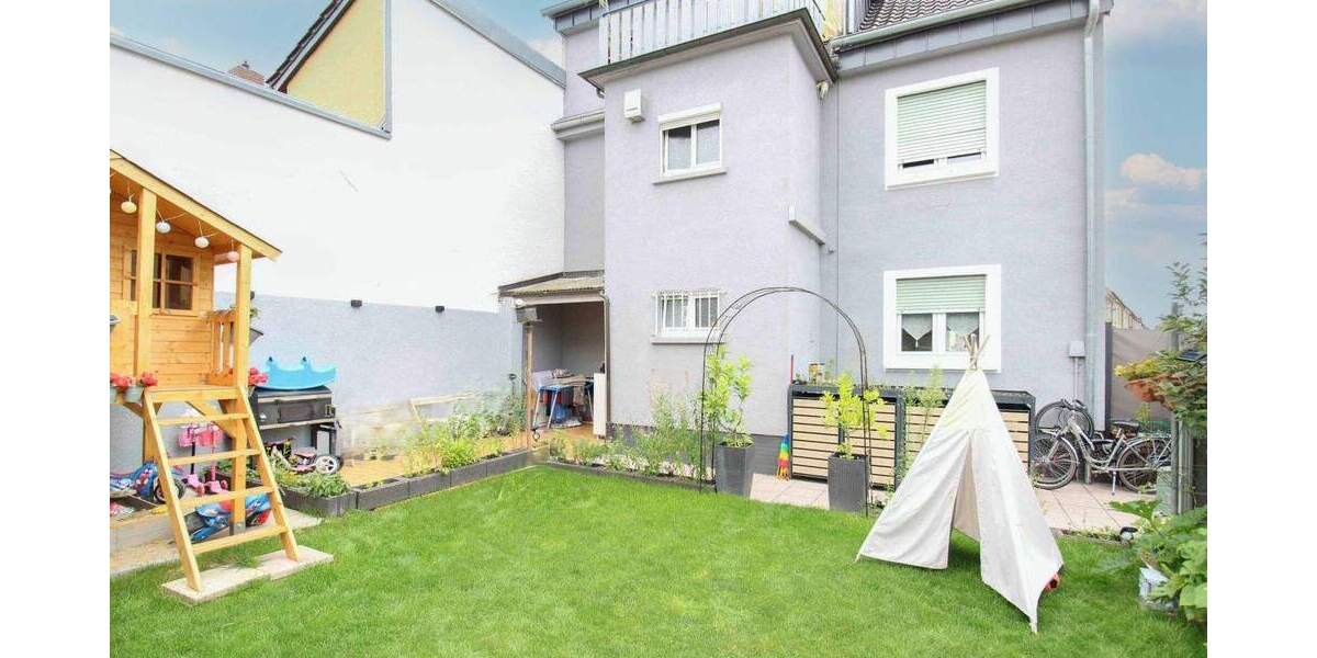 Hockenheim-Highlight - Modernisiertes Zweifamilienhaus mit Charme und Platz 6 zimmer