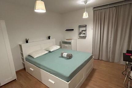 1 Zimmer Studio Apartment Wohnung unbefristet + Balkon