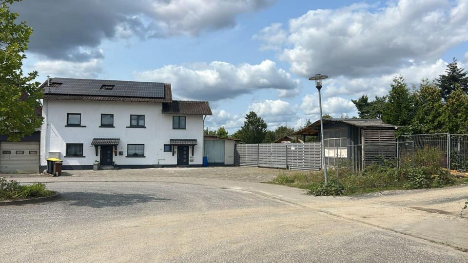 Zweifamilienhaus mit EinliegerWohnung und 22 KW Photovoltaikanlag