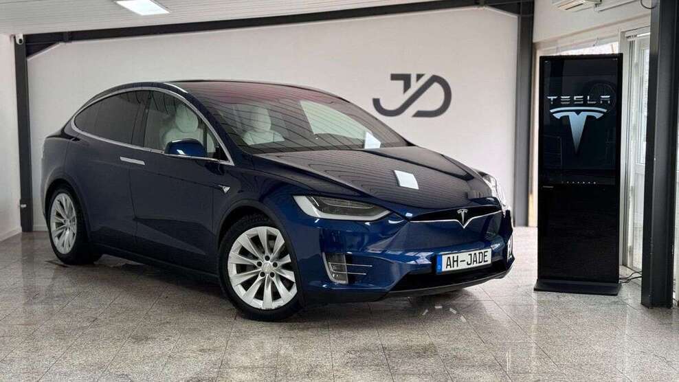 Tesla Model X 178.480 km 25.950 € Berlin 12107