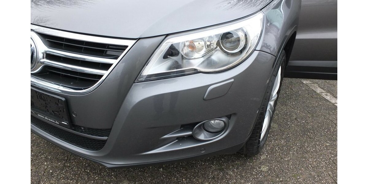 VW Tiguan TEAM orig.ATM ca 52 tkm XENON AHK PARKPILOT 112.432 km 10.398 &euro; Köln 50858