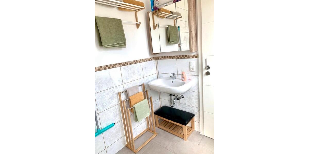 Einfamilienhaus Elfershausen - 5 Zimmer, 145 m&sup2;, 1.200&euro; | Angebot:25942049