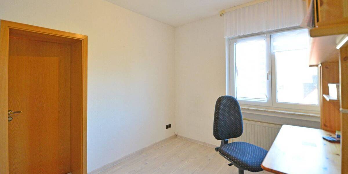 Mehrfamilienhaus, Wohnhaus Hofgeismar / Hombressen Hombressen - 9 Zimmer, 245 m&sup2;, 300.000&euro; | Angebot:26851776