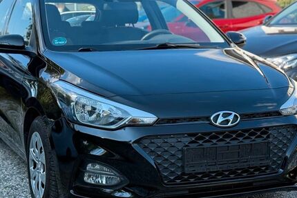 Hyundai i20 28.000 km 10.699 € Wiesbaden 65187