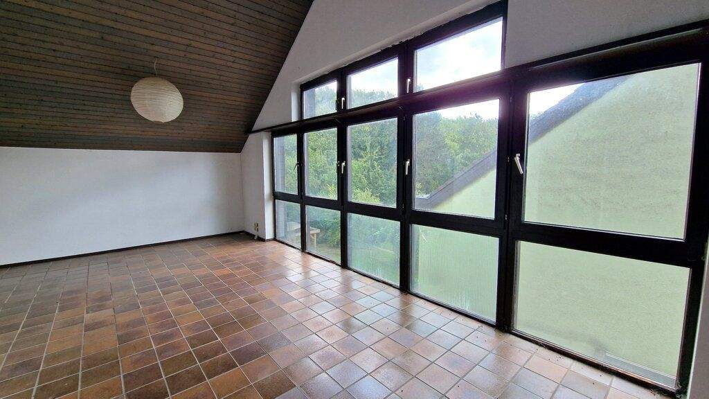 Großes, modernisierungsbedürftiges Einfamilienhaus mit 5 Schlafzimmern und drei Bädern in Richterich 7 zimmer