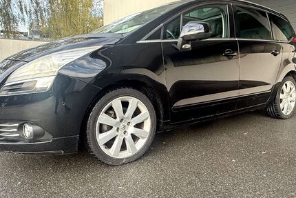 Peugeot 5008 68.000 km 6.500 € Essen 45141