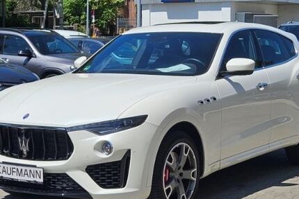 Maserati Levante 53.900 km 36.860 &euro; Berlin 12247