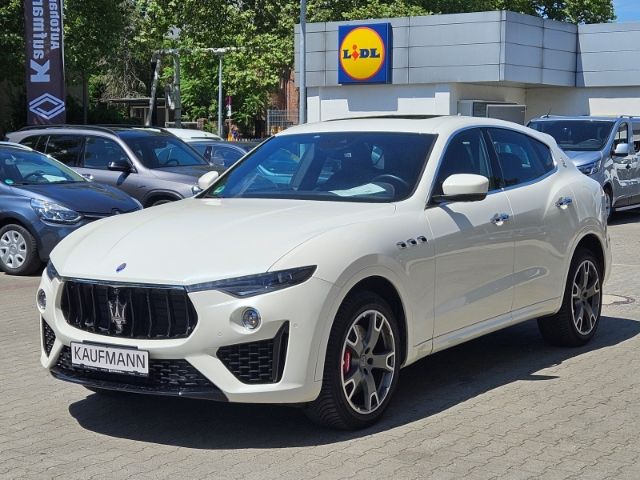 Maserati Levante 53.900 km 36.860 &euro; Berlin 12247