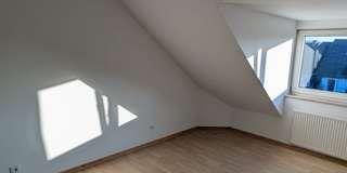 Dachgeschoßwohnung Bonn Tannenbusch - 1 Zimmer, 28 m&sup2;, 167.000&euro; | Angebot:27259147