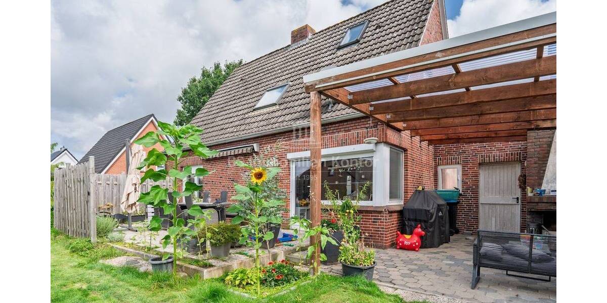 Renoviertes EFH mit Garage (mietfrei) in ruhiger, zentraler Lage von Weener 5 zimmer