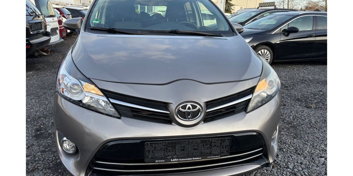 Toyota Verso 153.000 km 5.950 &euro; Ochtendung 56299
