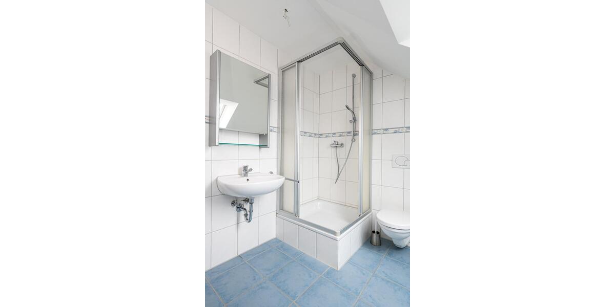 großzügige DHH in Friedberg - Rinnental zu vermieten. Anzeige bitte ganz lesen!!!!!!! 6 zimmer