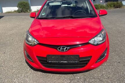 Hyundai i20 94.000 km 2.250 &euro; Trossingen 78647