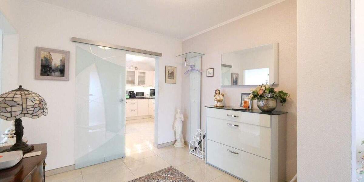 Etagenwohnung Bad Lippspringe - 3 Zimmer, 131 m&sup2;, 349.000&euro; | Angebot:24138682