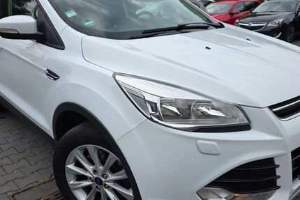 Ford Kuga 175.000 km 8.950 &euro; Westoverledingen 26810