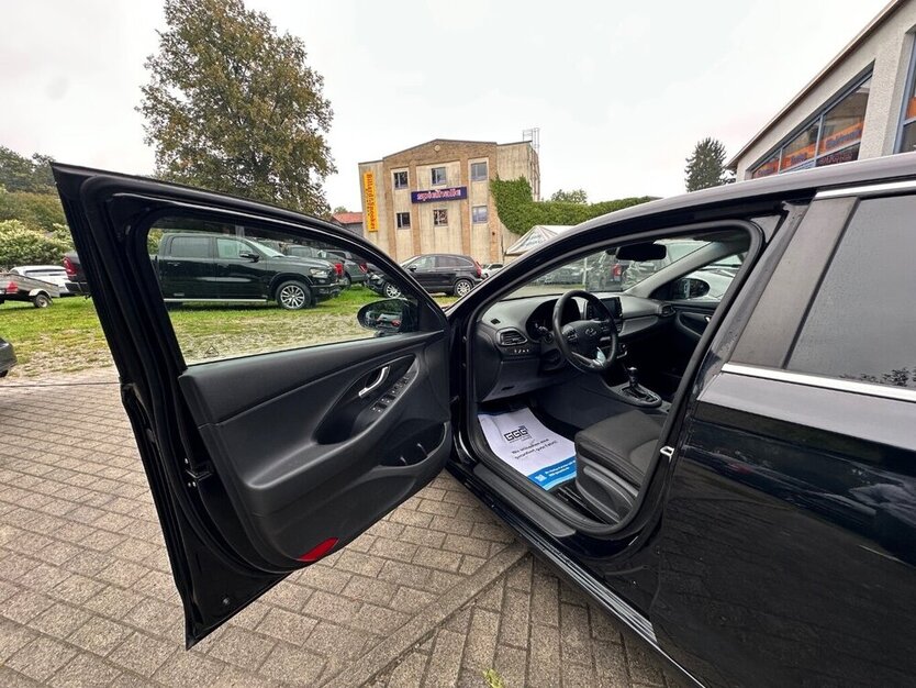 Hyundai i30 Fastback Fastback 1.4 T-GDI 140.000 km 11.990 € Rudolstadt 07407