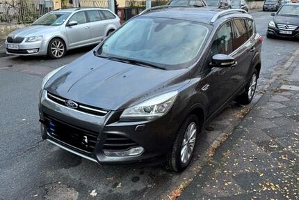 Ford Kuga 92.000 km 10.900 € Mannheim 68259