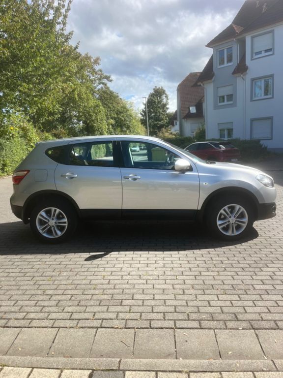 Nissan Qashqai 140.000 km 8.500 € Frankfurt 65936