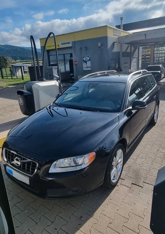 Volvo V70 205.000 km 9.000 € Zell am Harmersbach 77736