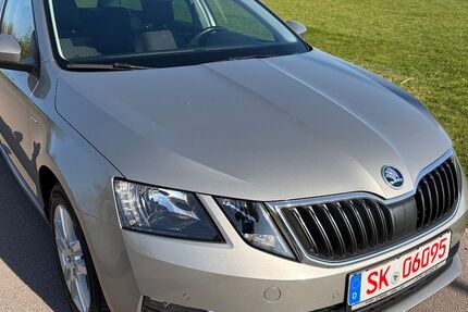 Skoda Octavia 187.000 km 10.499 &euro; HALLE 06116