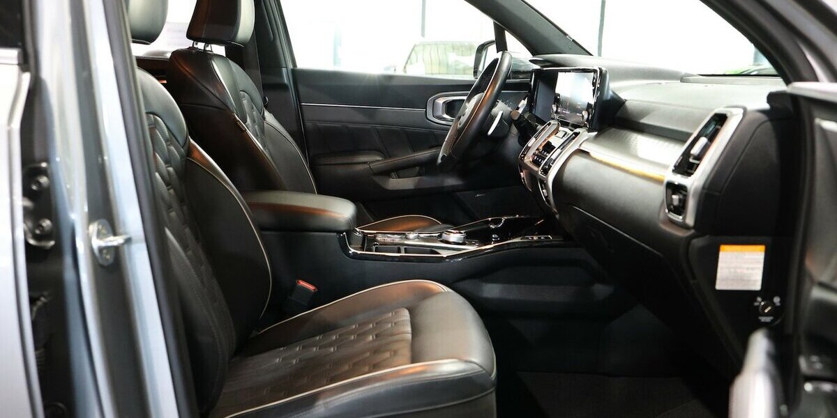 Kia Sorento 1.6 P-HEV 4WD PLATINUM / 7-SITZER / LED 69.000 km 33.997 &euro; Hamm 59077