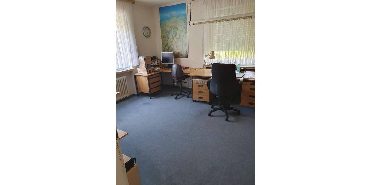 Frohes Weihnachtsfest ! Einfamilien-Wohnhaus mit Einliegerwohnung u. Garagengebäude mit Carport von Detmold-14 km von Augustdorf 1 zimmer