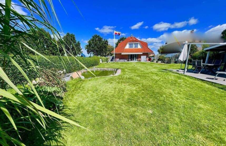 F-R-E-I- Traum Walmdach-Haus mit Feldblick