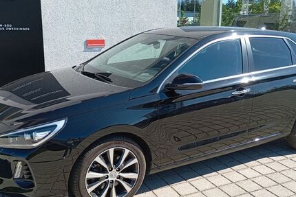 Hyundai i30 19.000 km 16.890 &euro; Straßlach bei München 82064