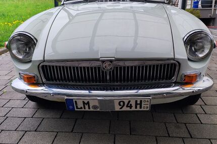 MG B 999.999 km 9.800 &euro; Selters 65618
