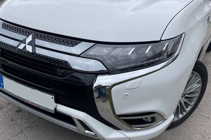 Mitsubishi Outlander 106.000 km 19.900 € Germering 82110