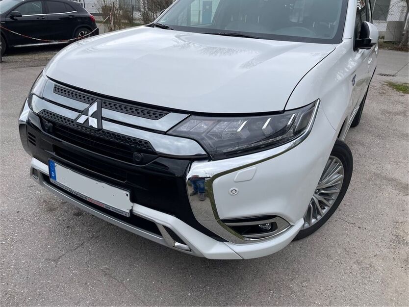 Mitsubishi Outlander 106.000 km 19.900 € Germering 82110