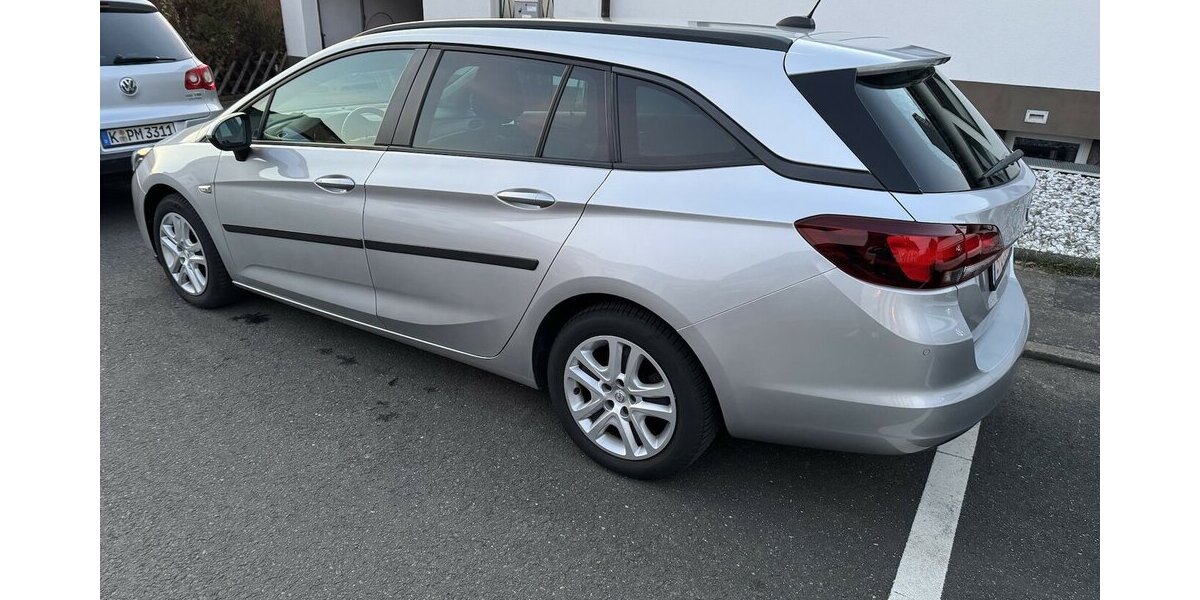 Opel Astra Klima Navi Temp CarPlay 1.Hd 37.000 km !!! 37.000 km 13.500 &euro; Erftstadt 50374