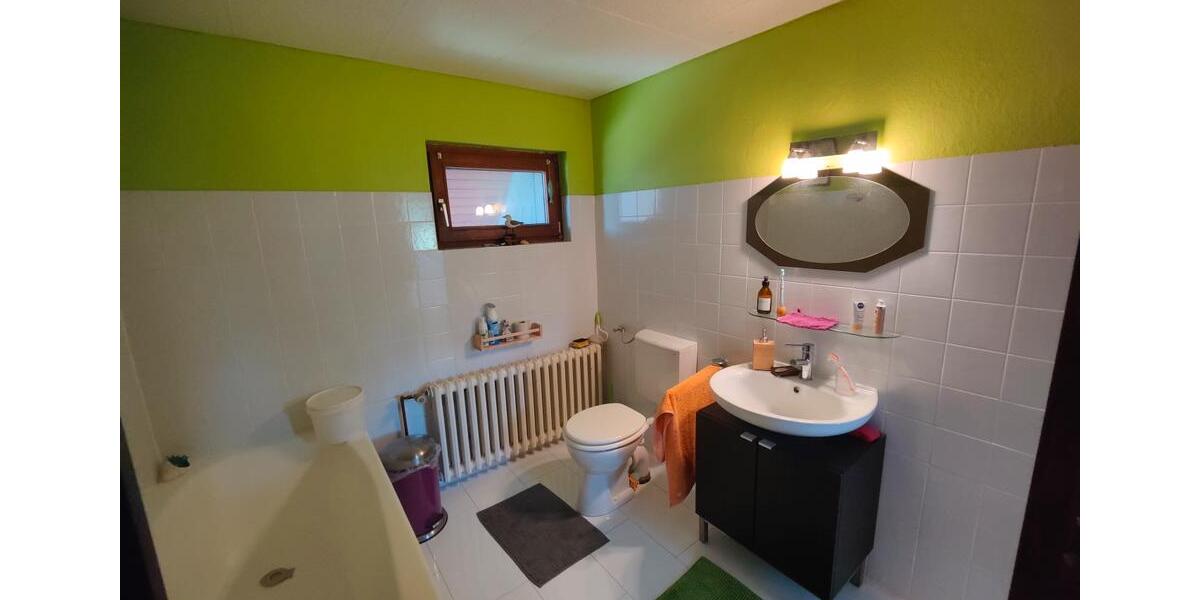 Einfamilienhaus Extertal - 7 Zimmer, 190 m&sup2;, 1.400&euro; | Angebot:25378281