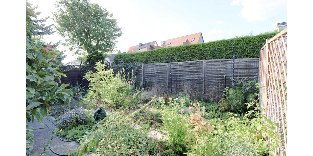 Zweifamilienhaus mit 2 getrennten Wohneinheiten - Garten - Nebengelass 7 zimmer