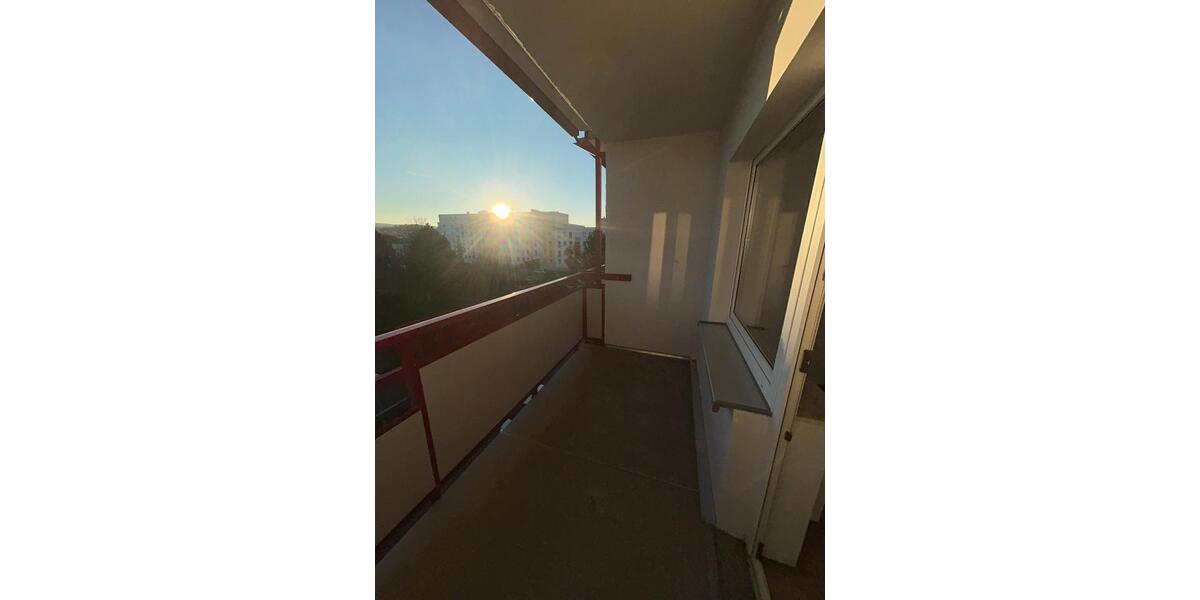 Wunderschöne 3-RW mit Einbauküche 3 zimmer