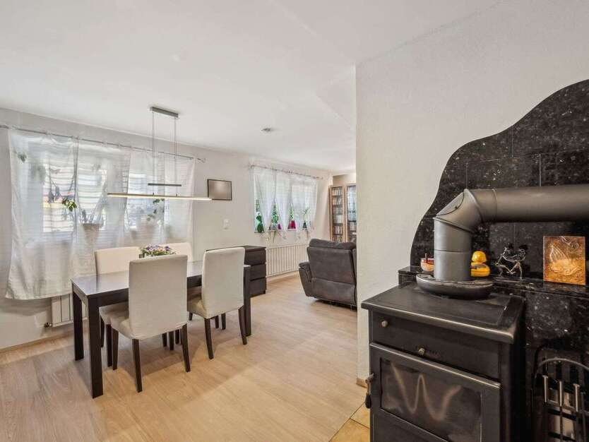 Haus zum Kaufen in Herzogenrath 275.000 € 104 m² 5 zimmer