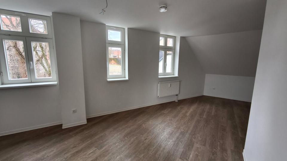 Dachgeschoßwohnung Burg - 3 Zimmer, 89 m&sup2;, 623&euro; | Angebot:26146127