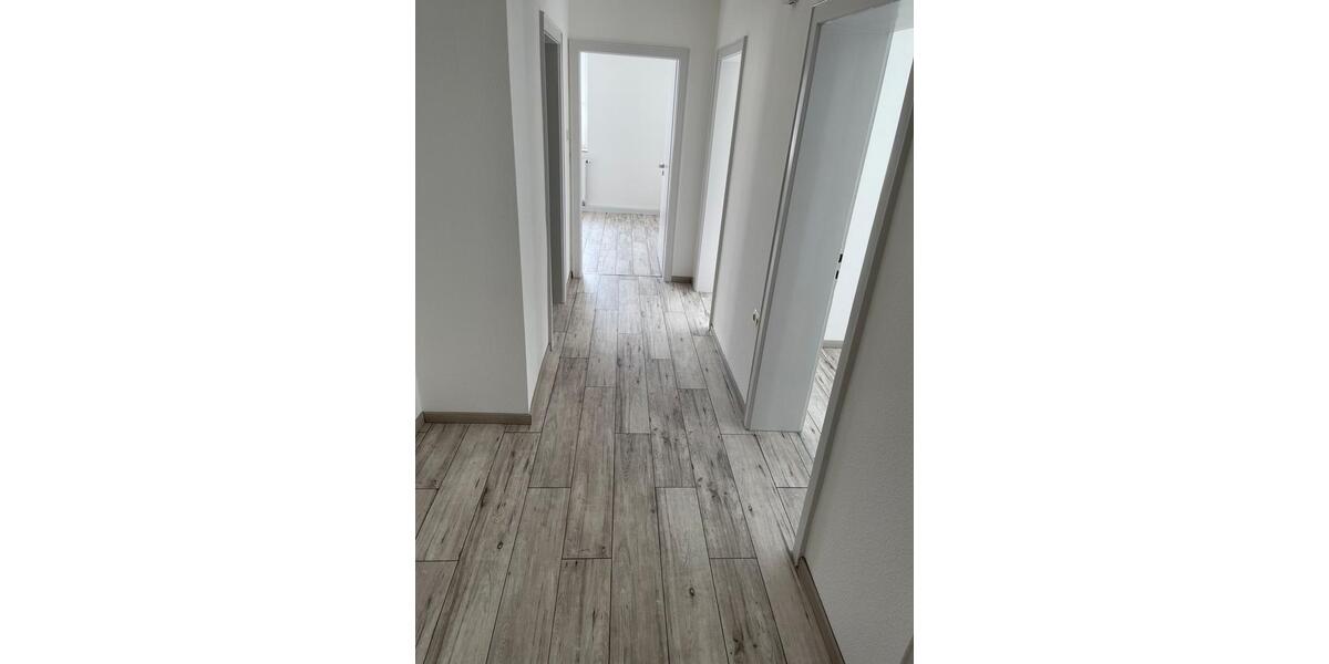 4 Zimmer Wohnung ca. 72qm Erstbezug neu renoviert 4 zimmer