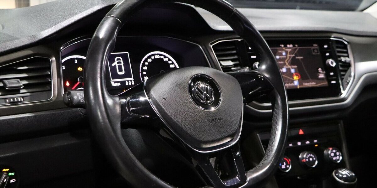 VW T-Roc 1.6 TDI STYLE / RED & BLACK / NAVI+KAMERA 100.000 km 15.577 &euro; Hamm 59077