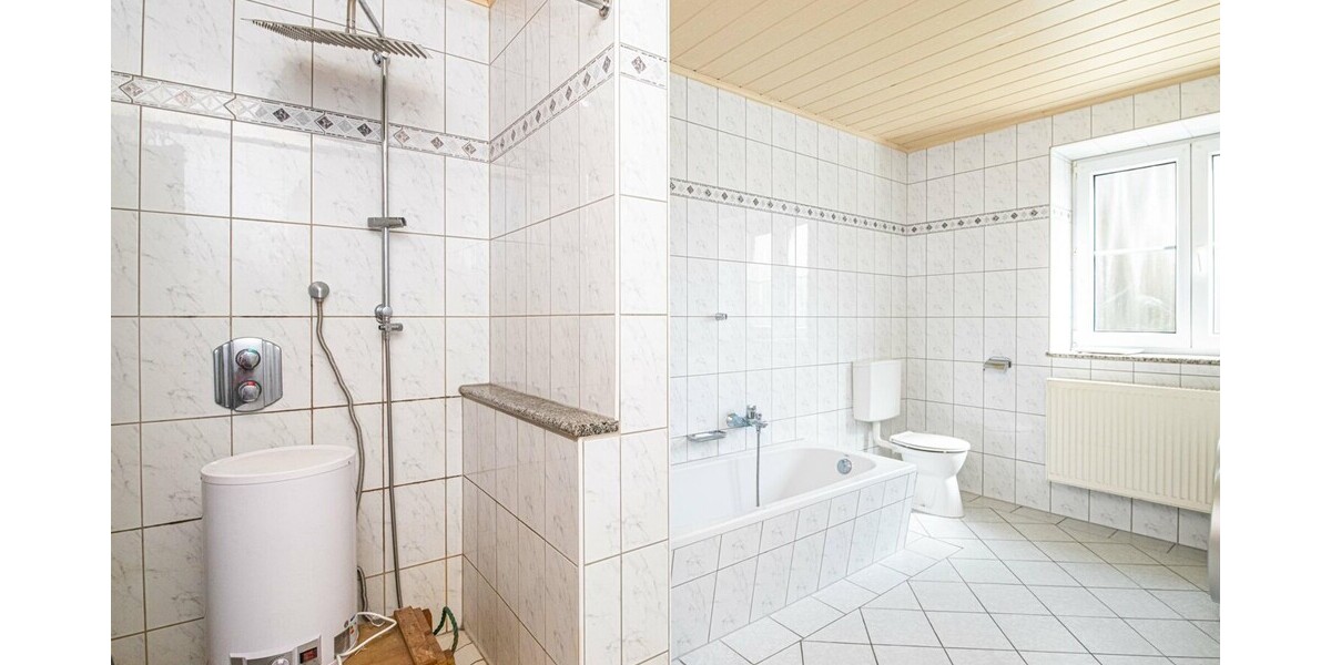 Individuelle Gestaltungsmöglichkeiten: Großzügiges Haus mit Werkstatt - Einfamilienhaus Neukirchen beim Heiligen Blut | Angebot:26557121