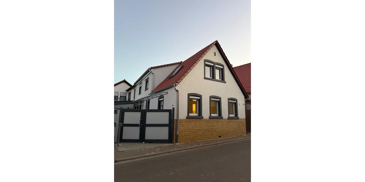 Erstbezug nach Sanierung: Freundliches 4-Zimmer-Einfamilienhaus 4 zimmer