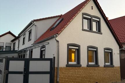 Erstbezug nach Sanierung: Freundliches 4-Zimmer-Einfamilienhaus m zimmer