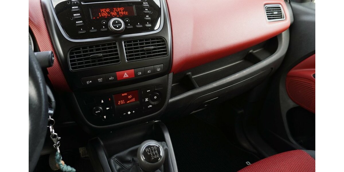 Fiat Doblo Kombi SX 2.0 / PKW- Zulassung 181.818 km 4.890 &euro; Münchenbernsdorf 07589